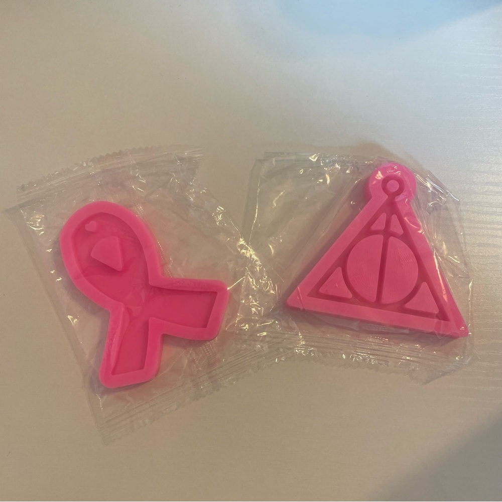 Set of 8 Silicone Resin Molds - Picture 3 of 4